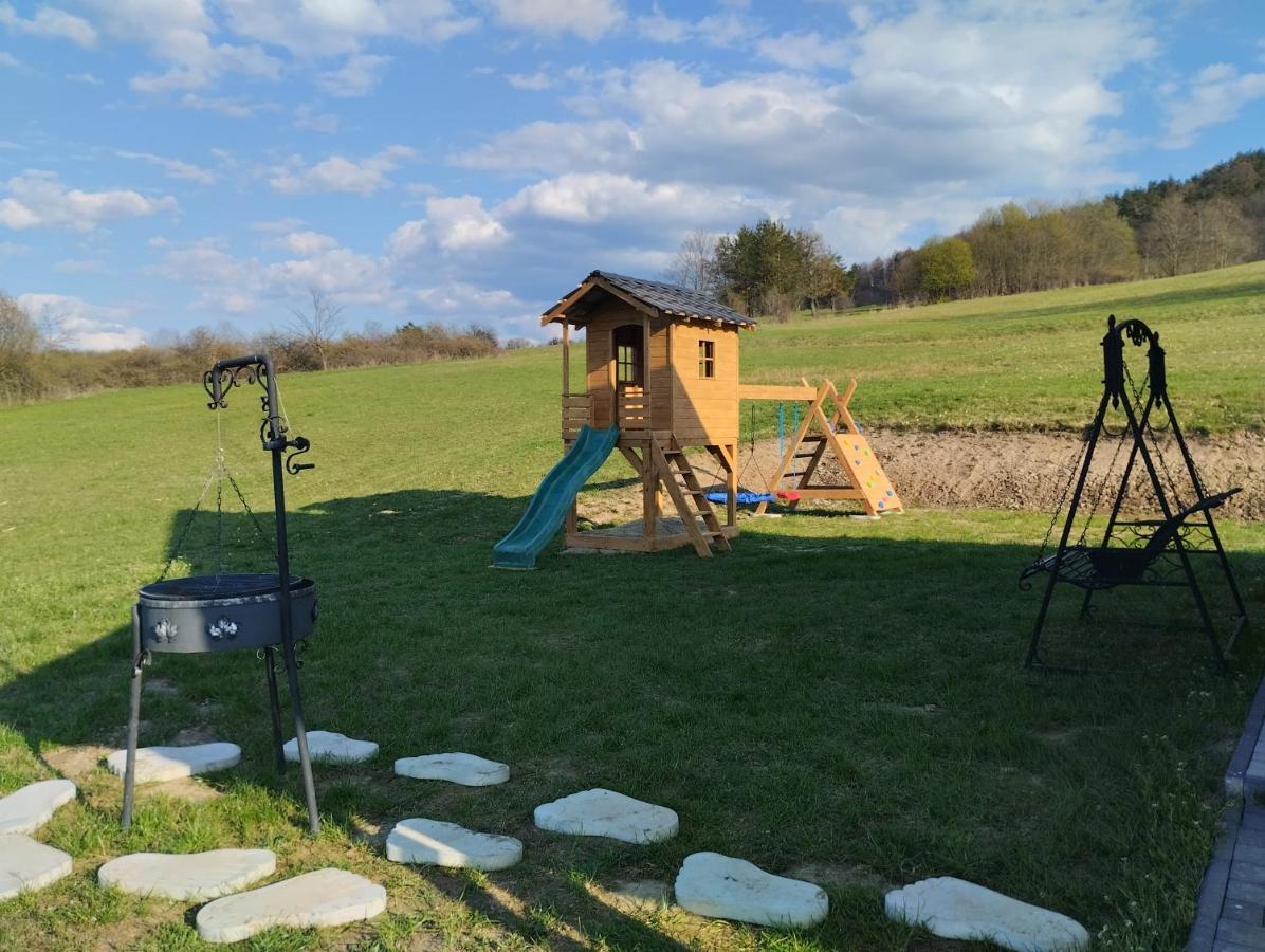 Domek W Swiatkowej Krempna Экстерьер фото